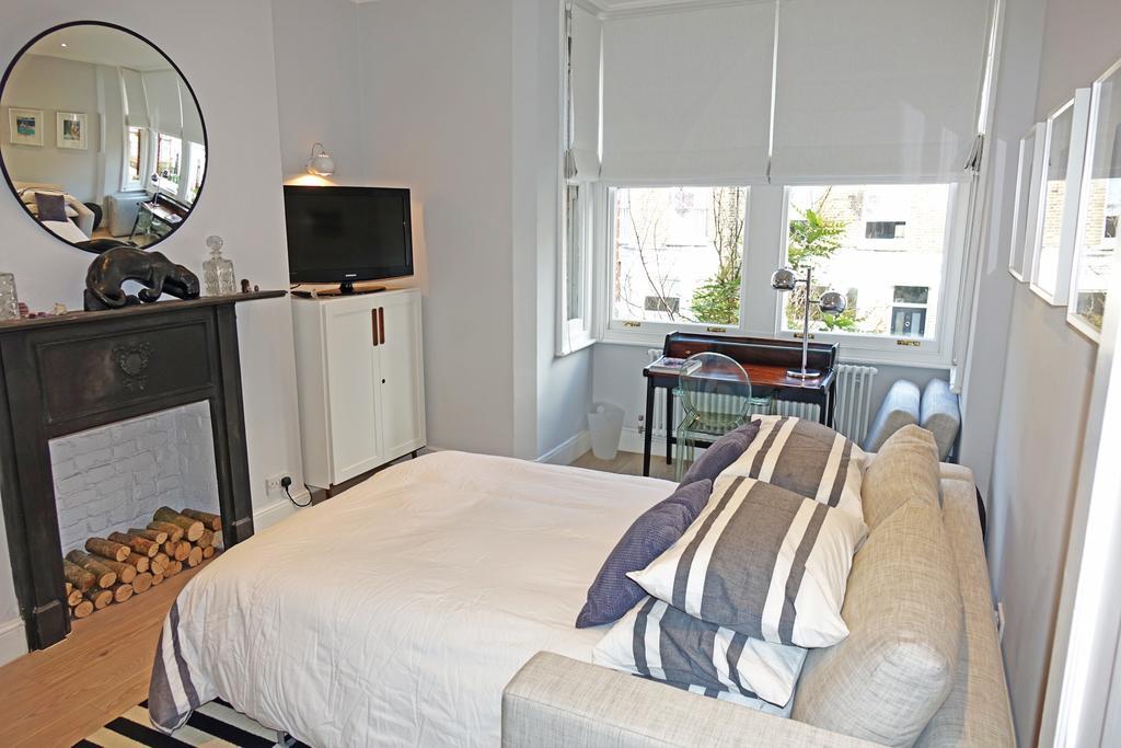 Sparkling Apartment In Kensington Olympia London Eksteriør billede