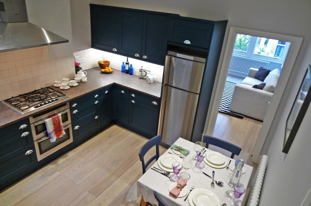 Sparkling Apartment In Kensington Olympia London Eksteriør billede
